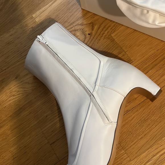 New Maison Margiela white square toe ankle boots - Picture 4 of 15